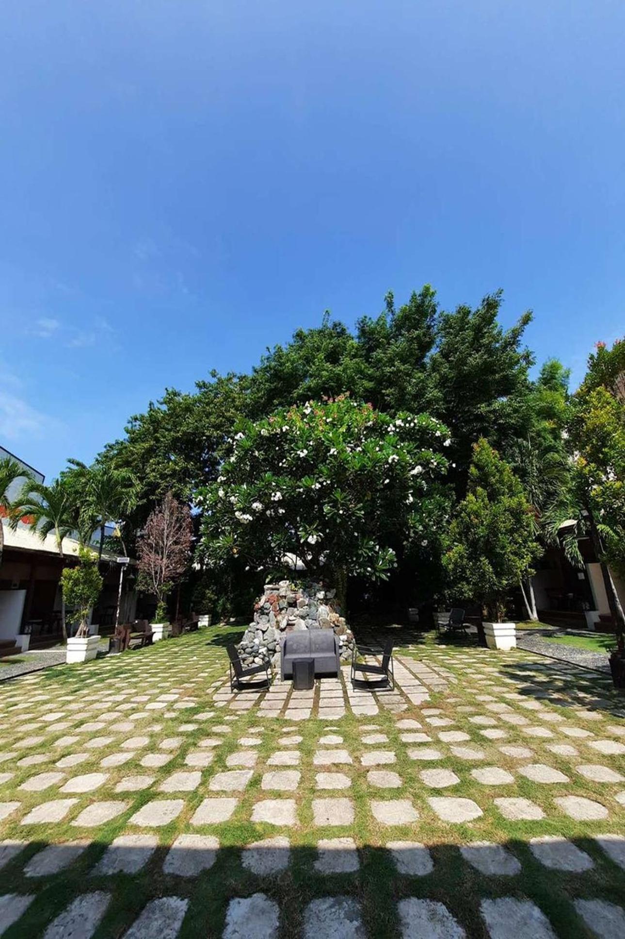 Maritoni Bali Suites And Villas Bauang Buitenkant foto